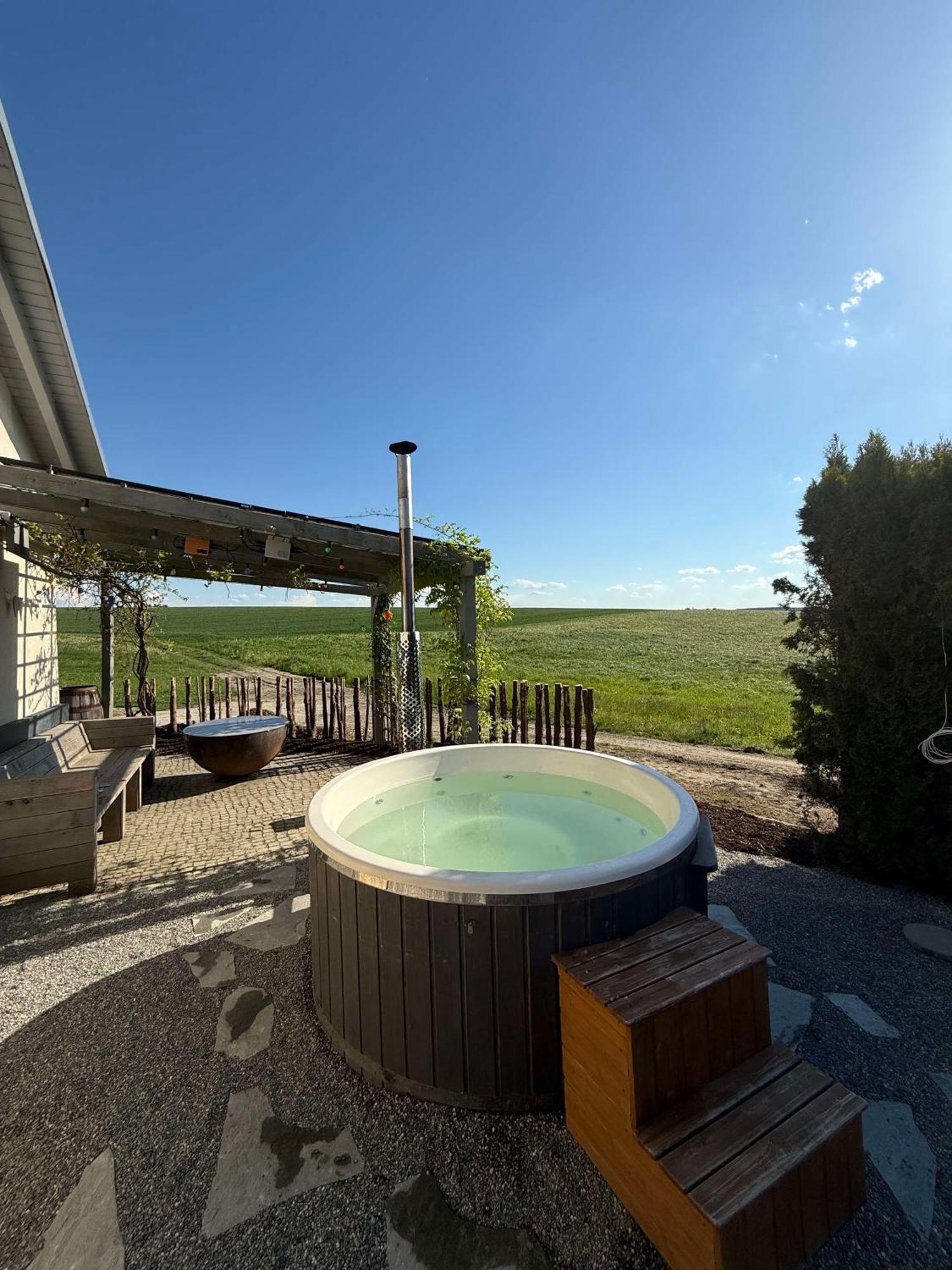 Appartement Maasai Mara Mit Whirlpool Und Sauna Бад Залгау Екстериор снимка